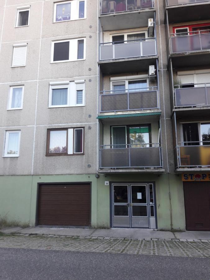 Studio+19 Apartman Kazincbarcika Bagian luar foto